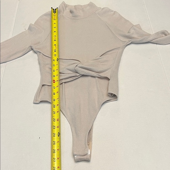 NBD REVOLVE CREAM TAUPE SWEATER TWIST TURTLENECK BODYSUIT SMALL - Picture 11 of 14